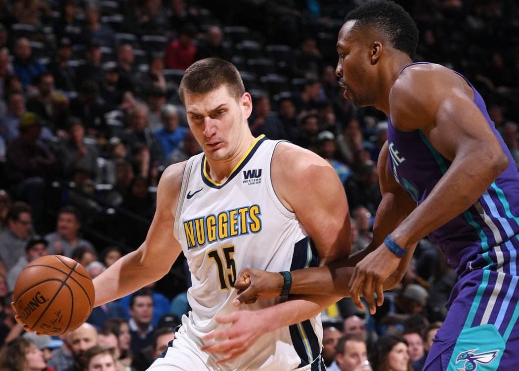 目光再次聚 目光再次聚